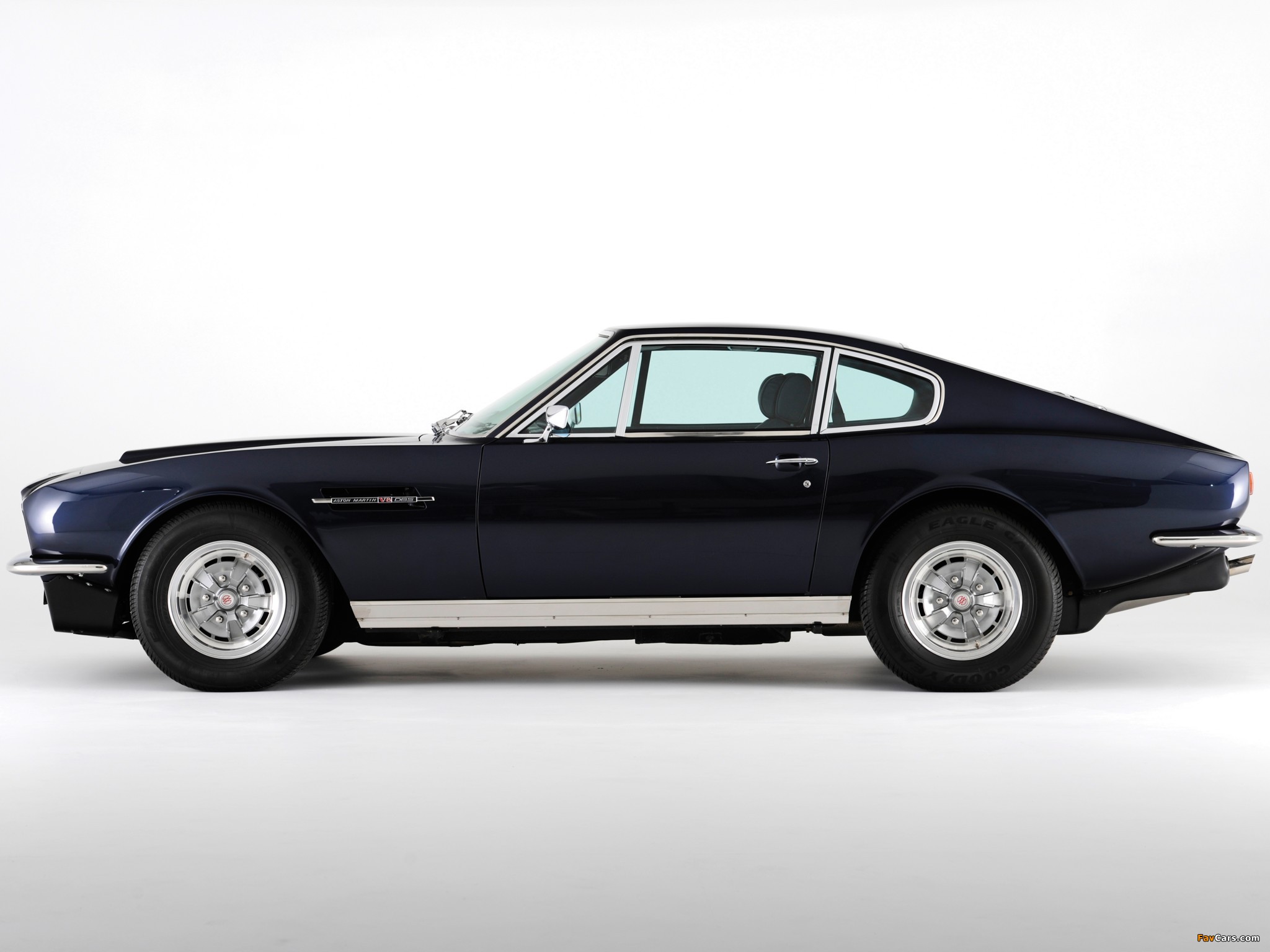 Aston Martin DBS V8 (1970–1972) photos (2048 x 1536)