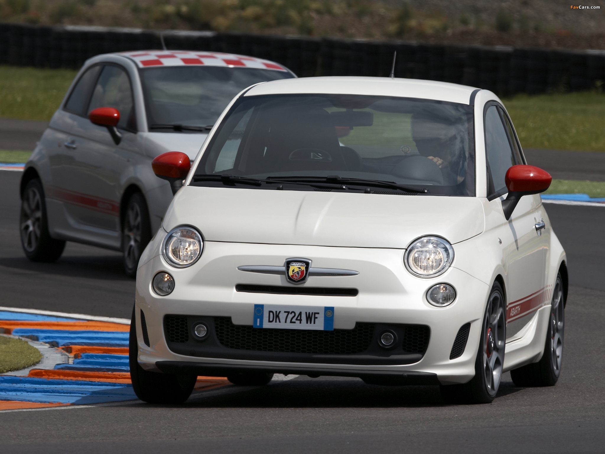Images of Abarth Fiat 500 - 695 (2048 x 1536)