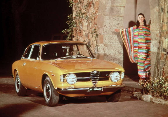 Alfa Romeo GT 1300 Junior 105 (1966–1971) photos