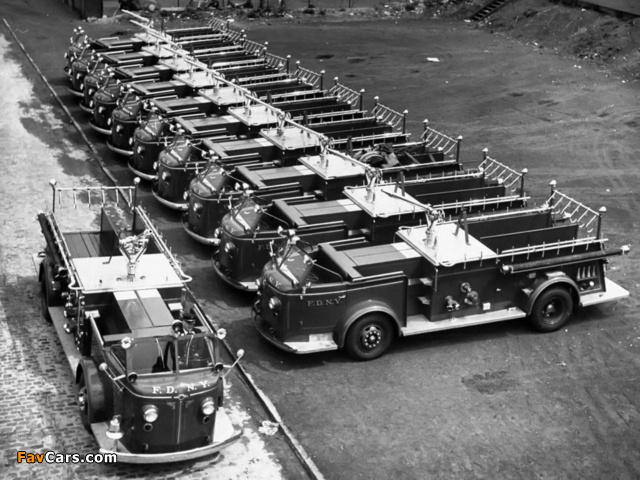 American LaFrance 700 Series (1945–1959) pictures (640 x 480)