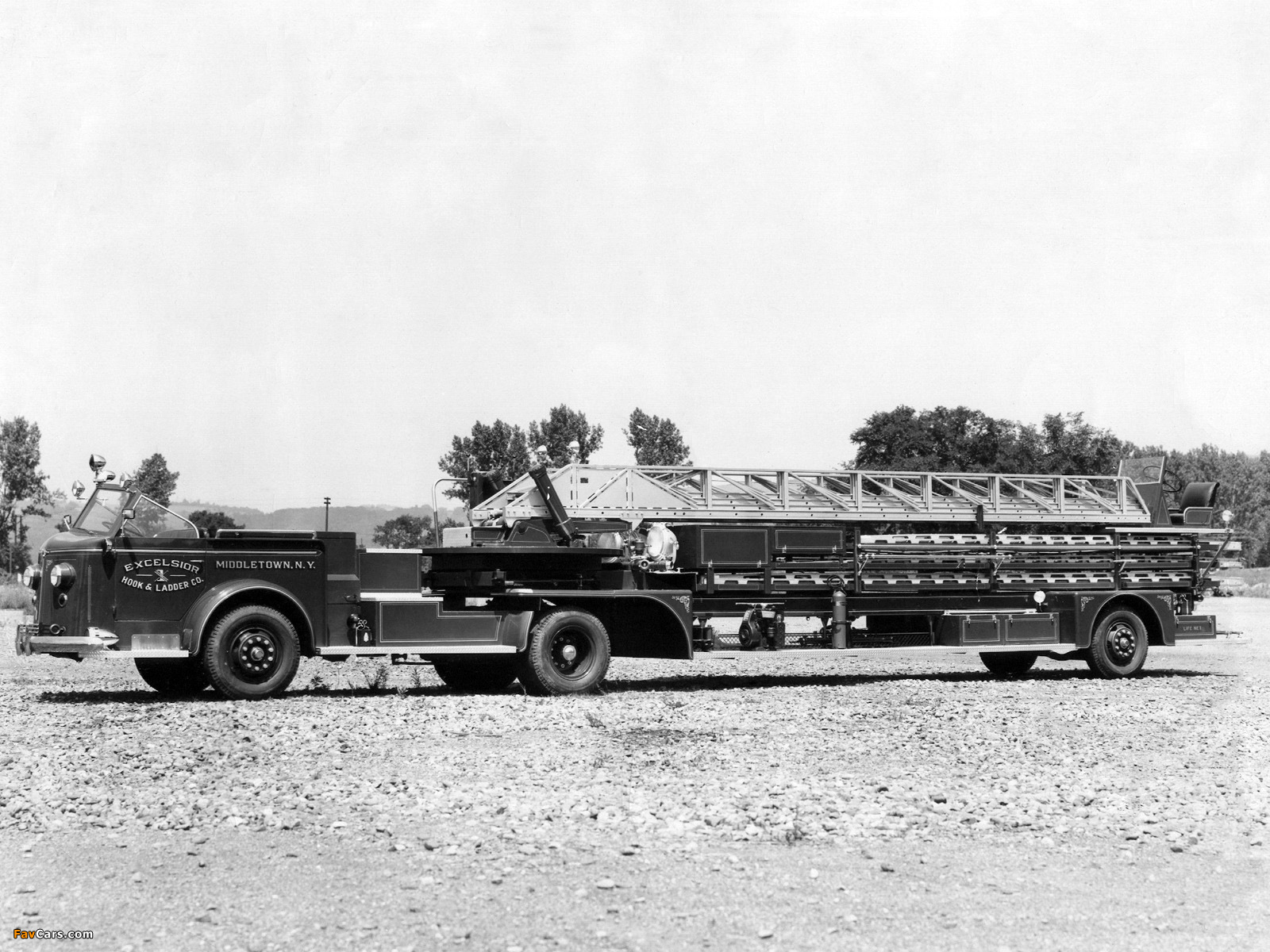 Photos of American LaFrance 700 Series Lift (1945–1959) (1600 x 1200)