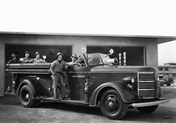 Photos of American LaFrance Type 600 (1941–1946)