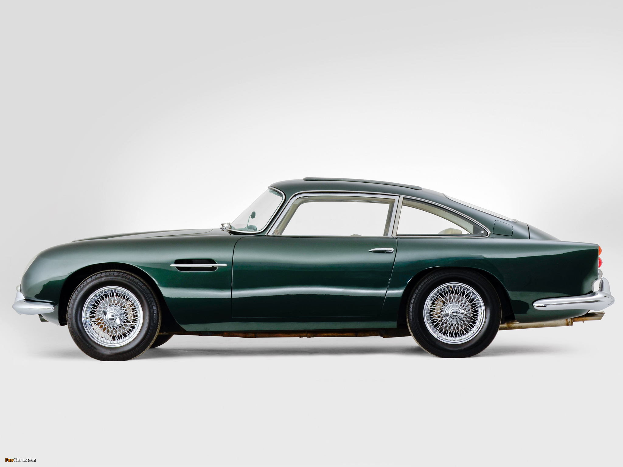 Pictures of Aston Martin DB4 Vantage UK-spec IV (1961–1962) (2048 x 1536)