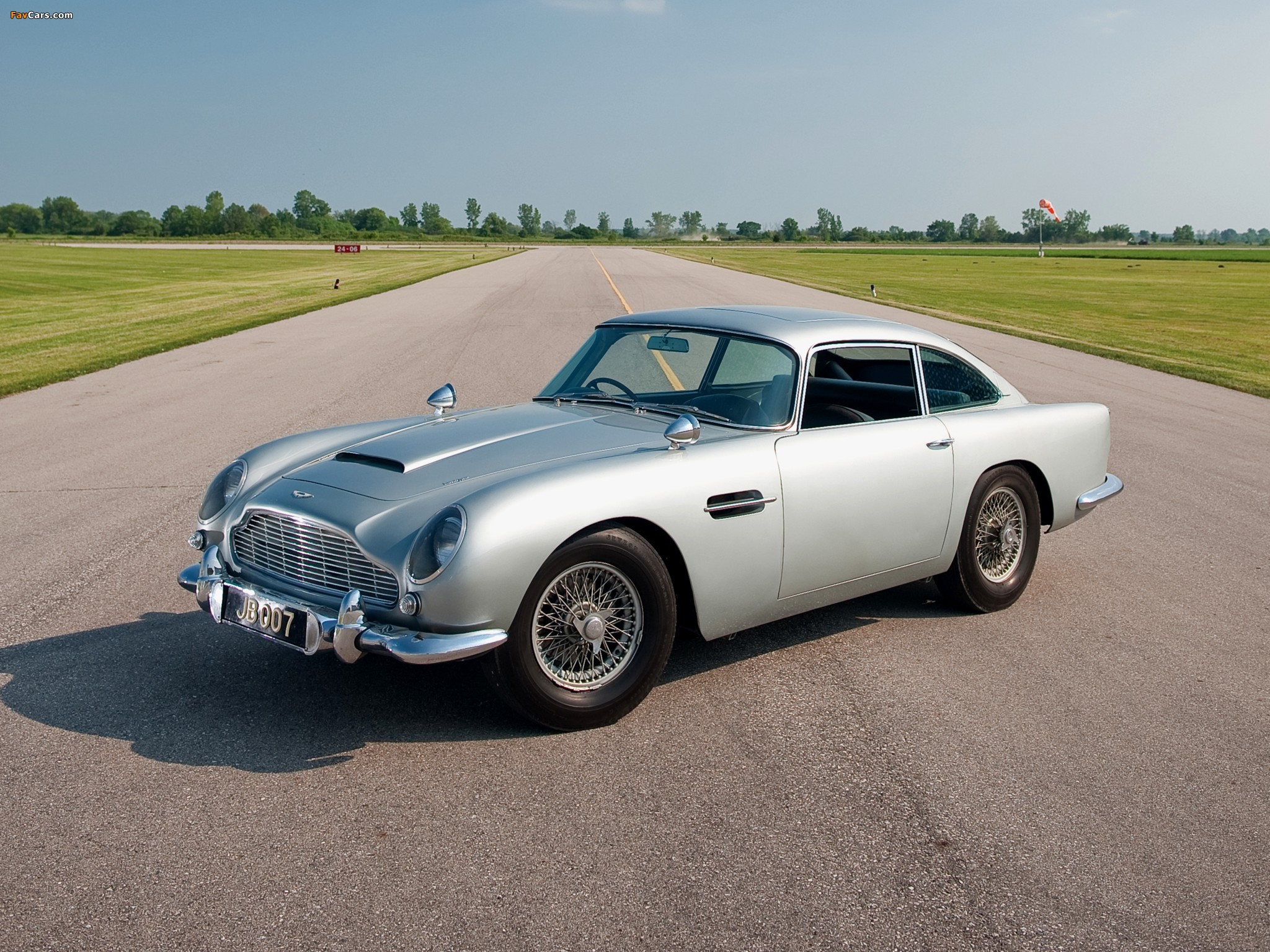 Pictures of Aston Martin DB5 James Bond Edition (1964) (2048 x 1536)