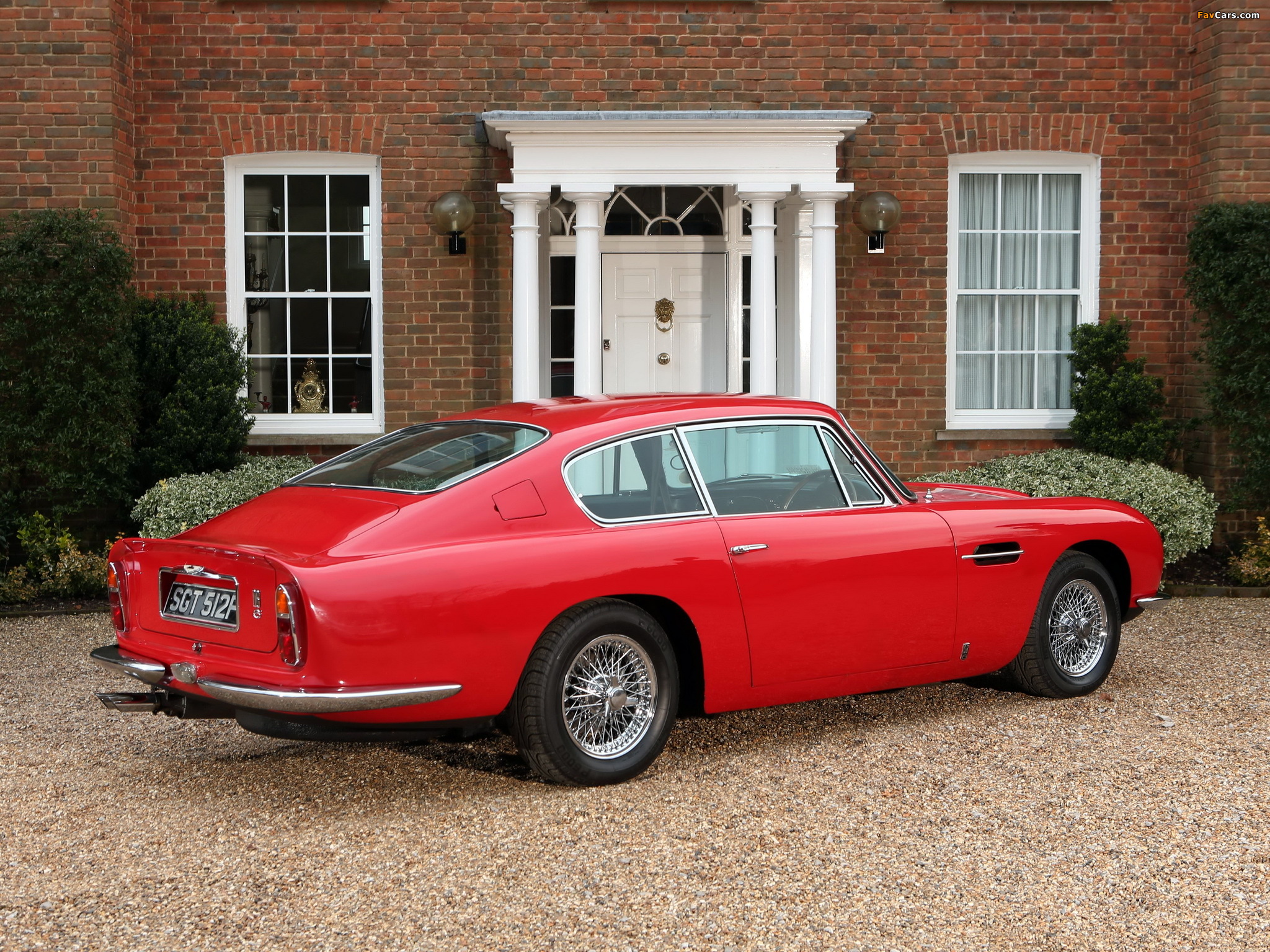 Images of Aston Martin DB6 UK-spec (1965–1969) (2048 x 1536)