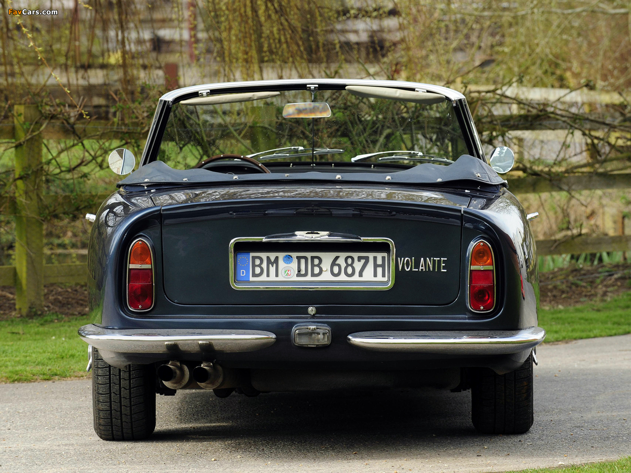 Photos of Aston Martin DB6 Volante (1965–1969) (1280 x 960)