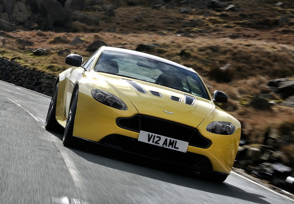 Pictures of Aston Martin V12 Vantage S 2013