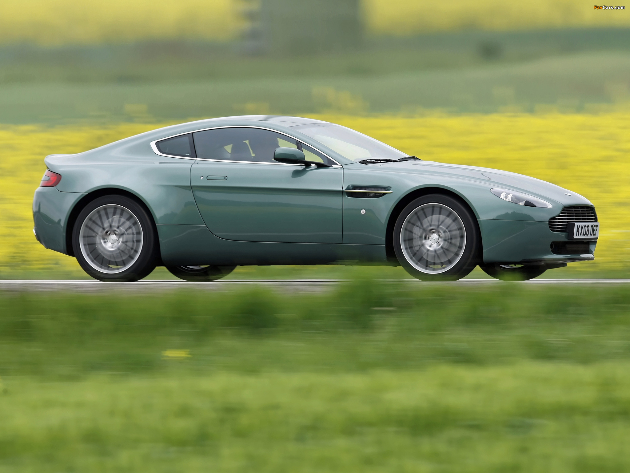 Aston Martin V8 Vantage (2008–2012) photos (2048 x 1536)