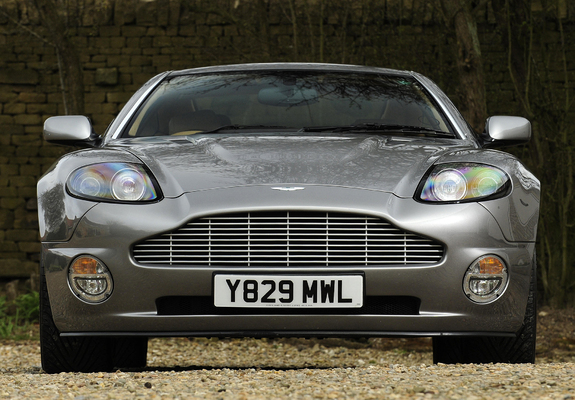 Aston Martin V12 Vanquish UK-spec (2001–2006) images