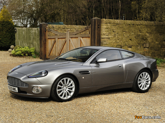 Aston Martin V12 Vanquish UK-spec (2001–2006) photos (640 x 480)