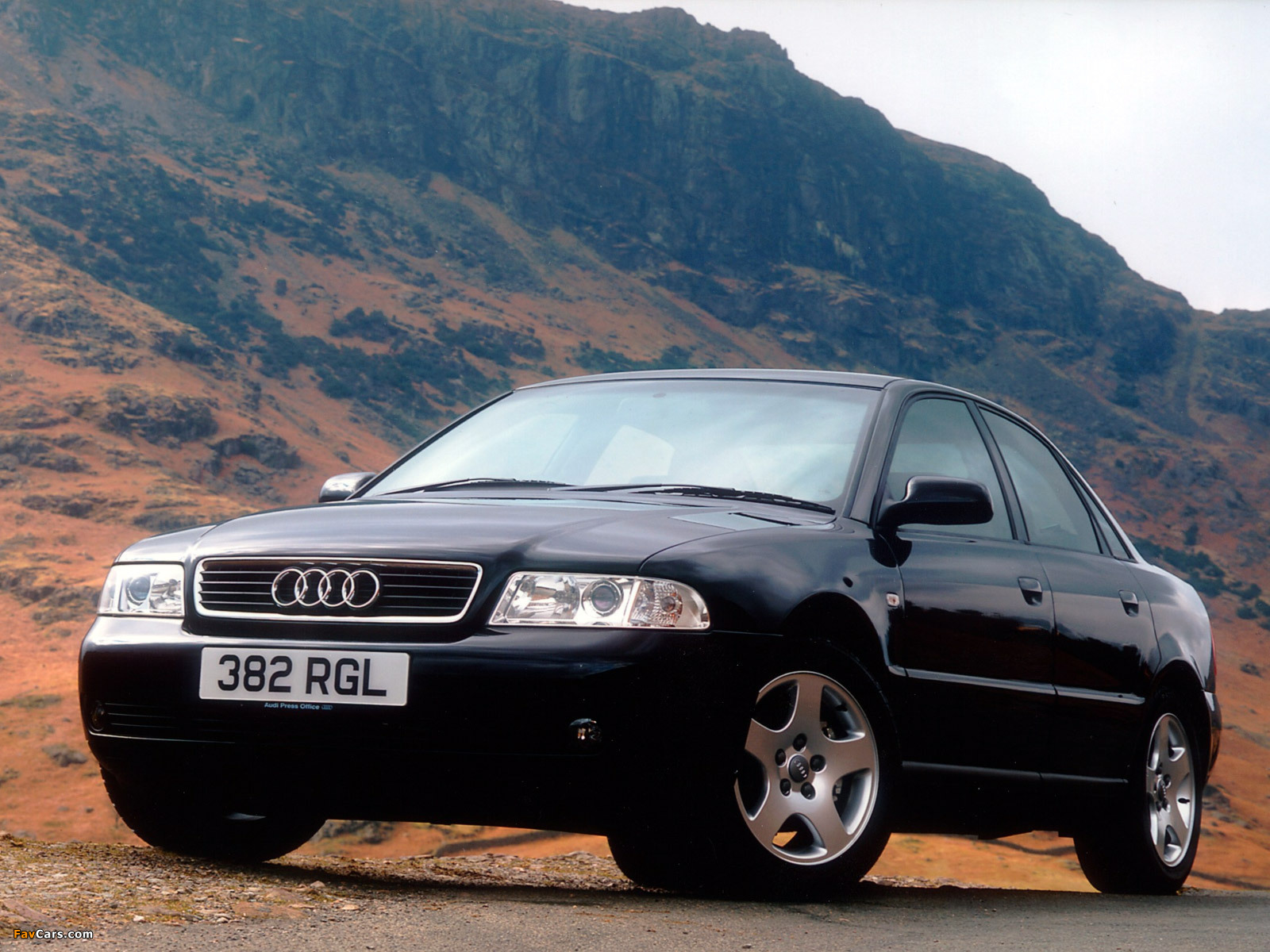 Ауди а4 б5 седан купить. Audi a4 b5 1999. Audi a4 b5. Ауди а4 b5 2000. Audi а4 b5 кузов.