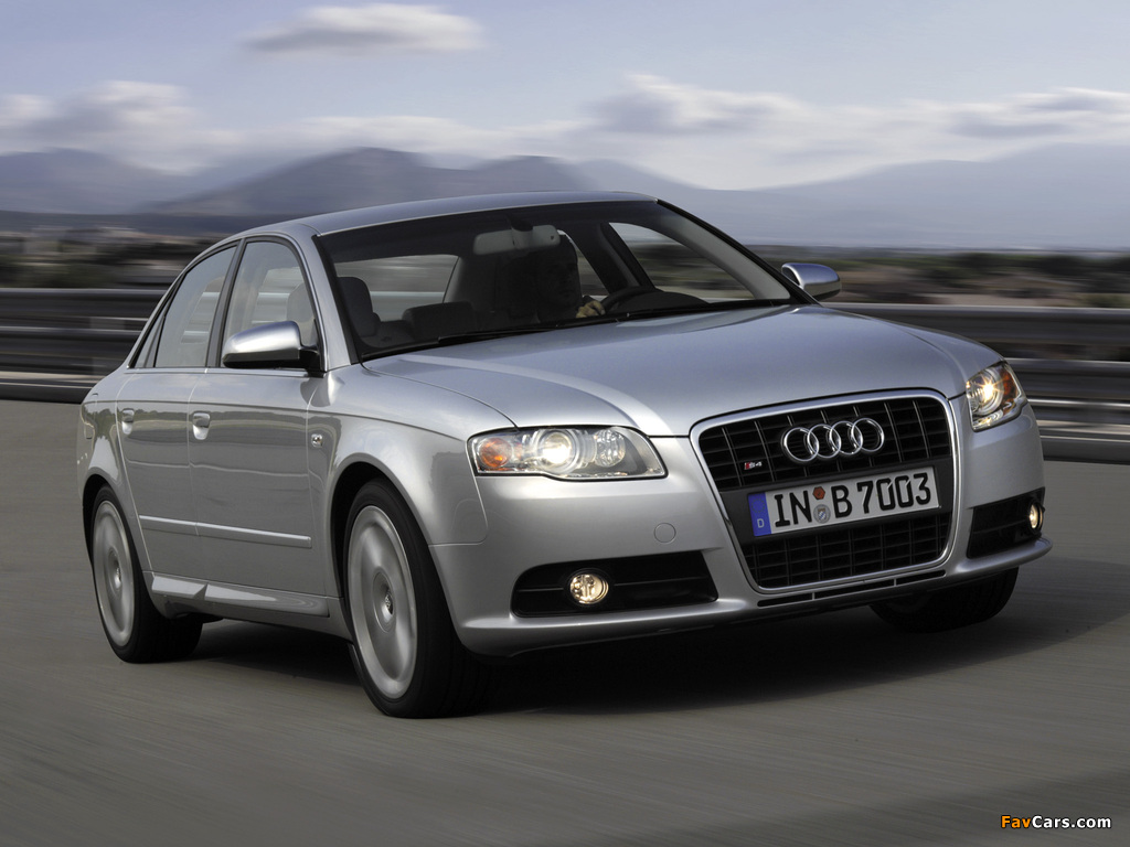 Audi S4 Sedan (B7,8E) 2005–07 images (1024 x 768)