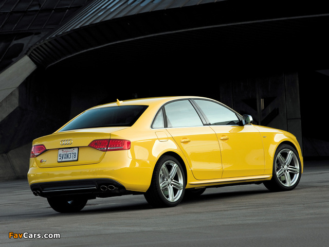 Images of Audi S4 Sedan US-spec (B8,8K) 2009 (640 x 480)