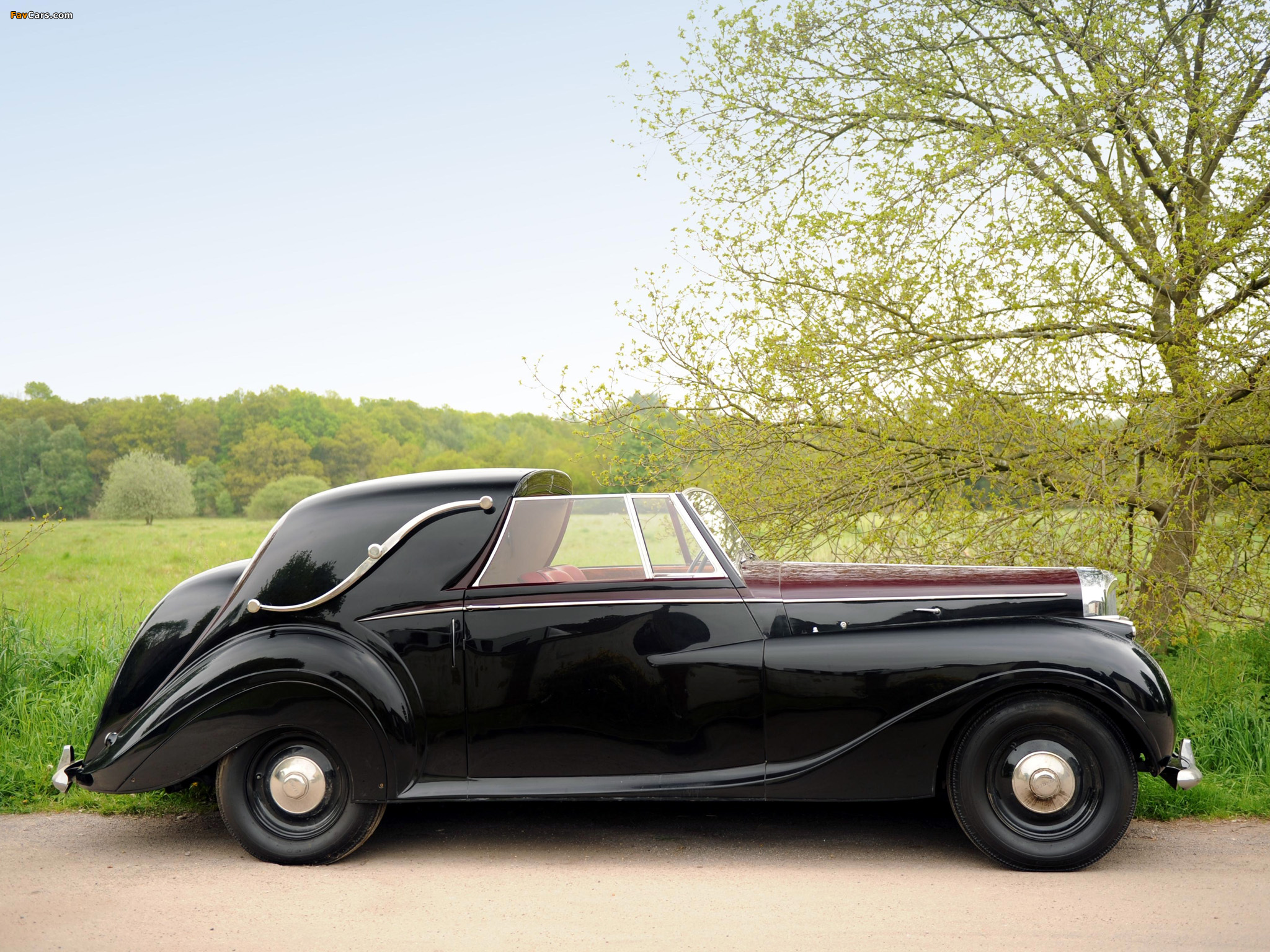 Pictures of Bentley 4 ¼ Litre Sedanca Coupe by Gurney Nutting 1947 (2048 x 1536)