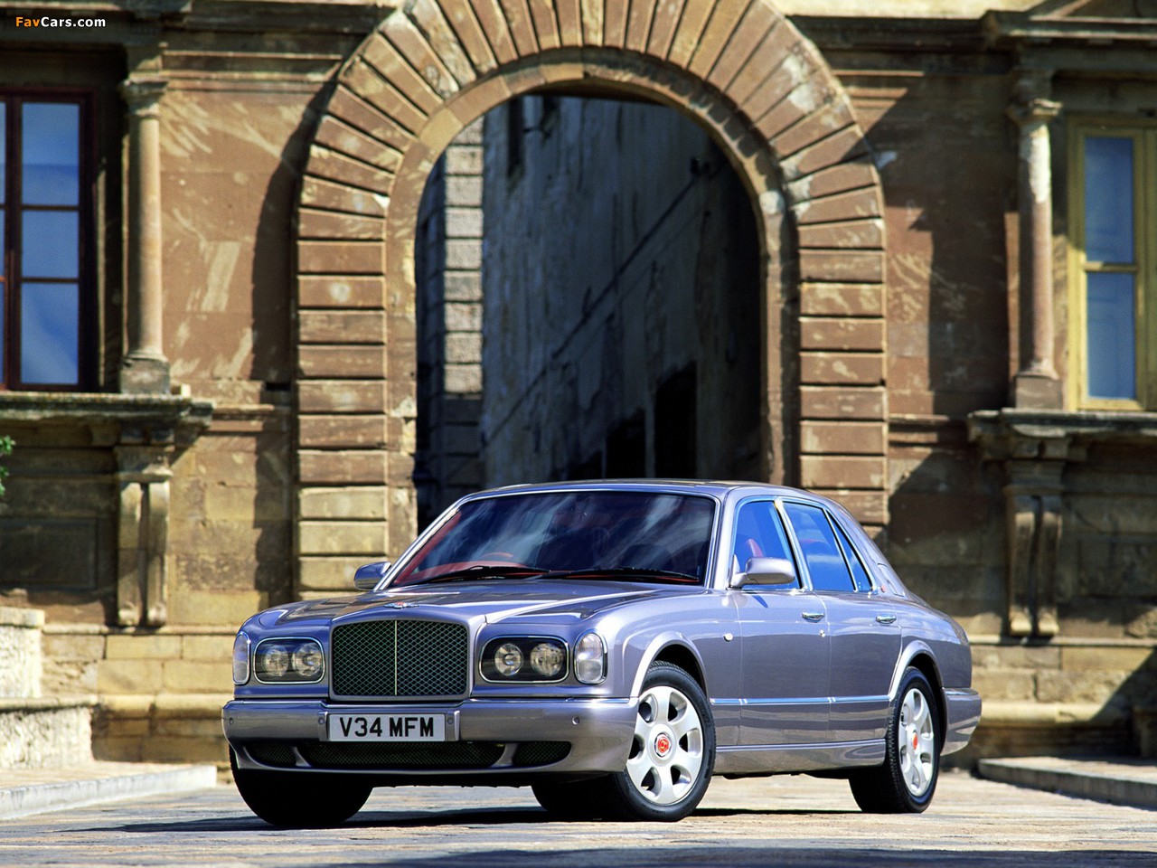 Bentley Arnage Red Label 1999–2002 pictures (1280 x 960)