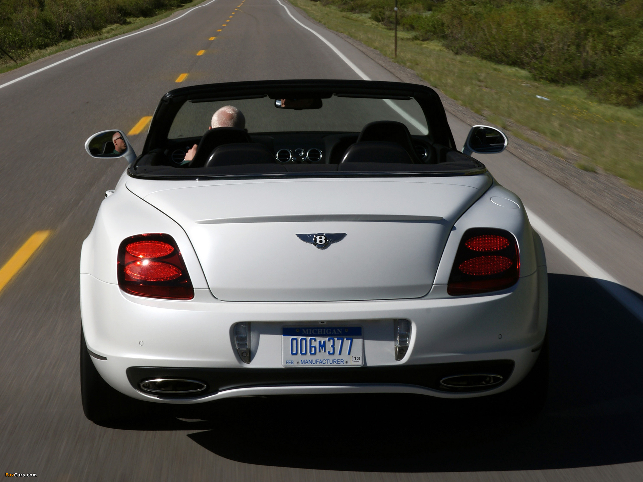 Bentley Continental Supersports Convertible 2010–11 wallpapers (2048 x 1536)