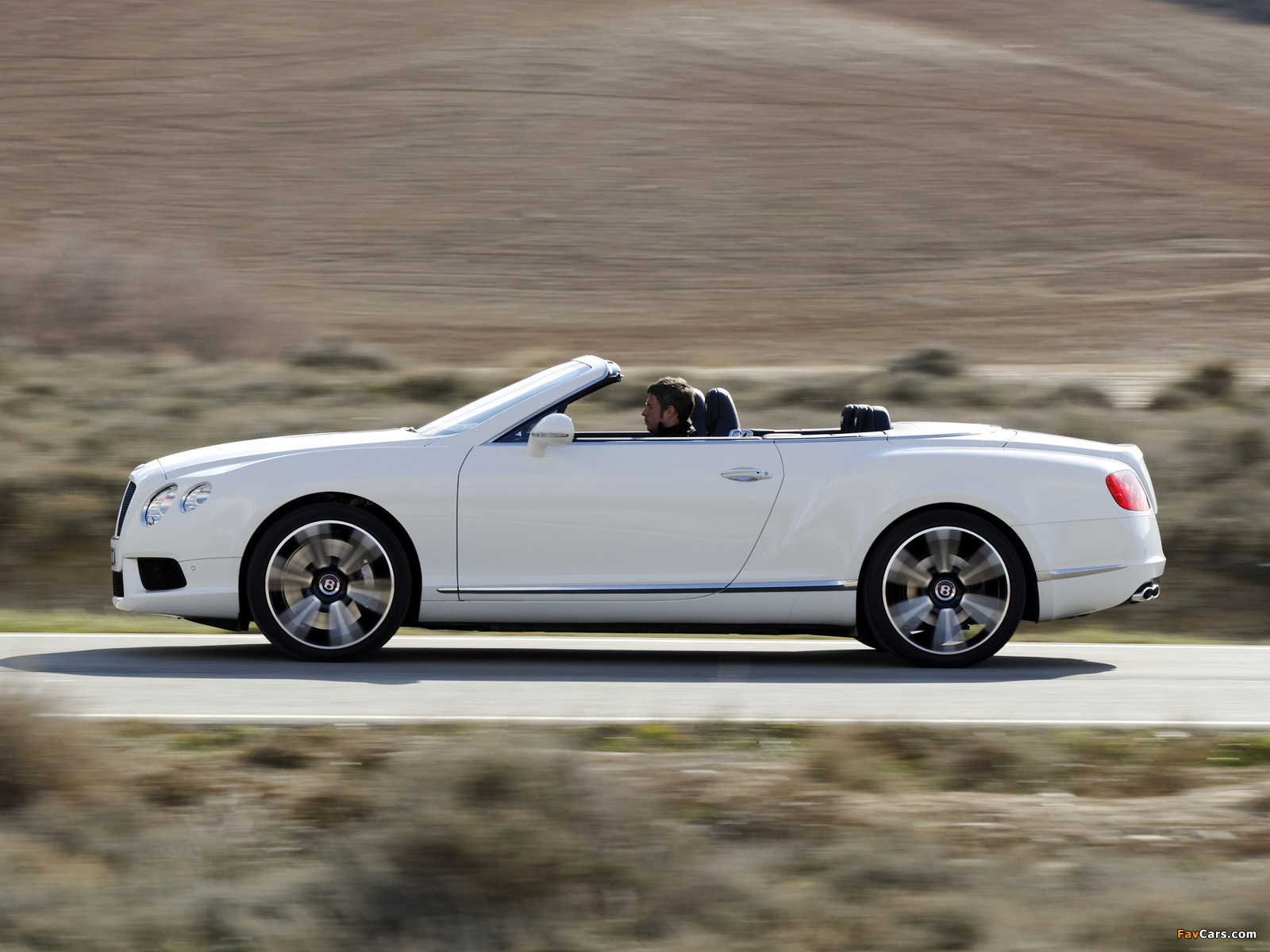 Pictures of Bentley Continental GTC V8 2012 (1600 x 1200)