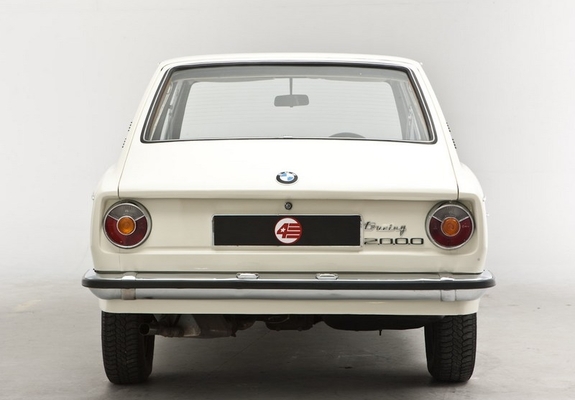 Photos of BMW 2000 Touring UK-spec (E6) 1971–77