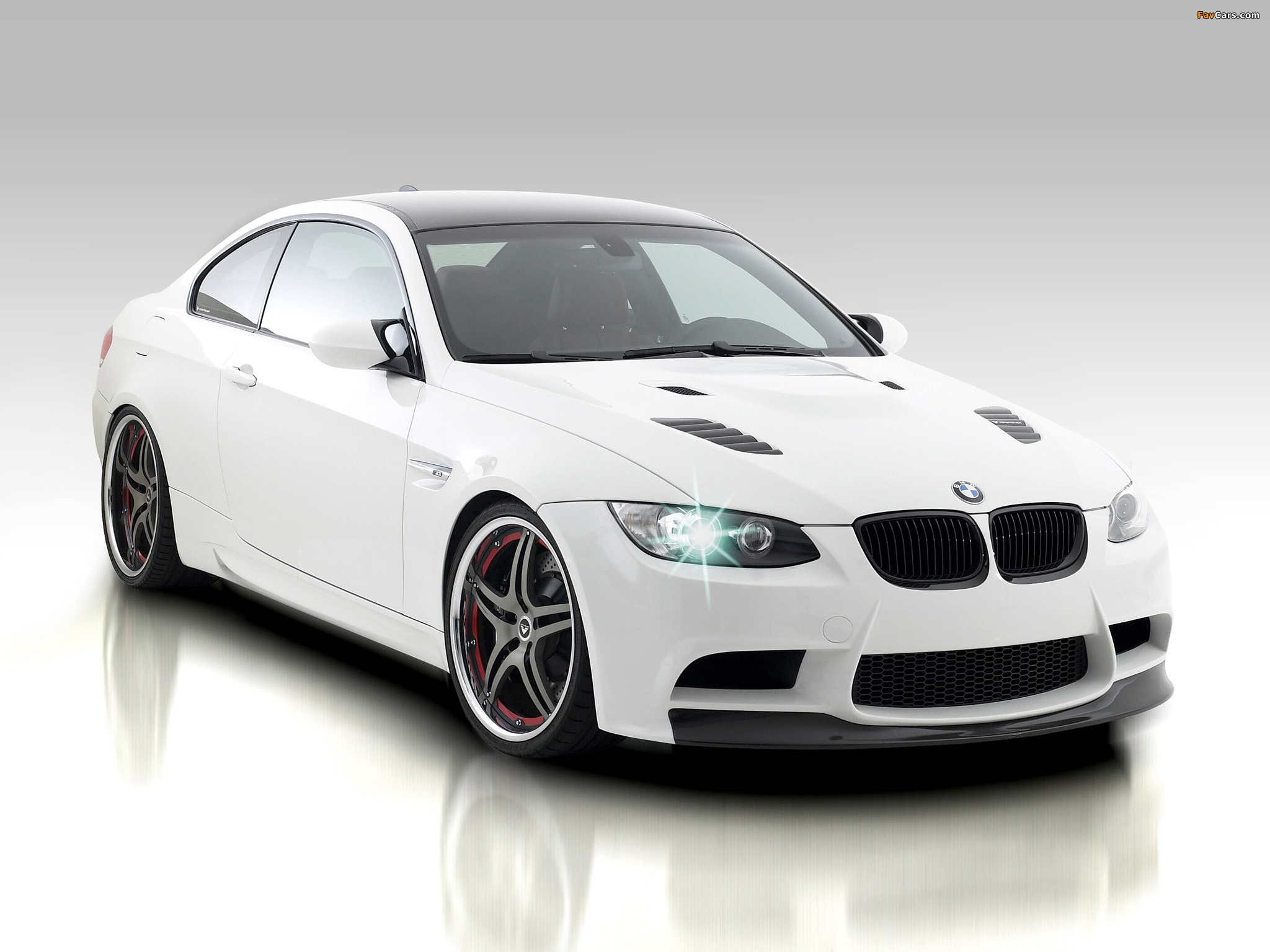 Белый цвет машины фото. BMW m3 2009. BMW m3 e92 White. BMW m3 Coupe 2009. BMW m3 GTS.