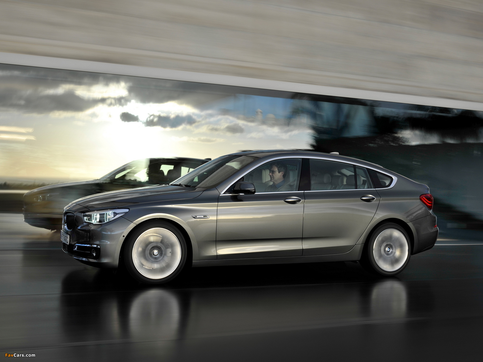 BMW 535i xDrive Gran Turismo Luxury Line (F07) 2013 photos (1600 x 1200)