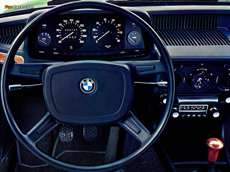 BMW 520i Sedan (E12) 1972–76 images (800 x 600)