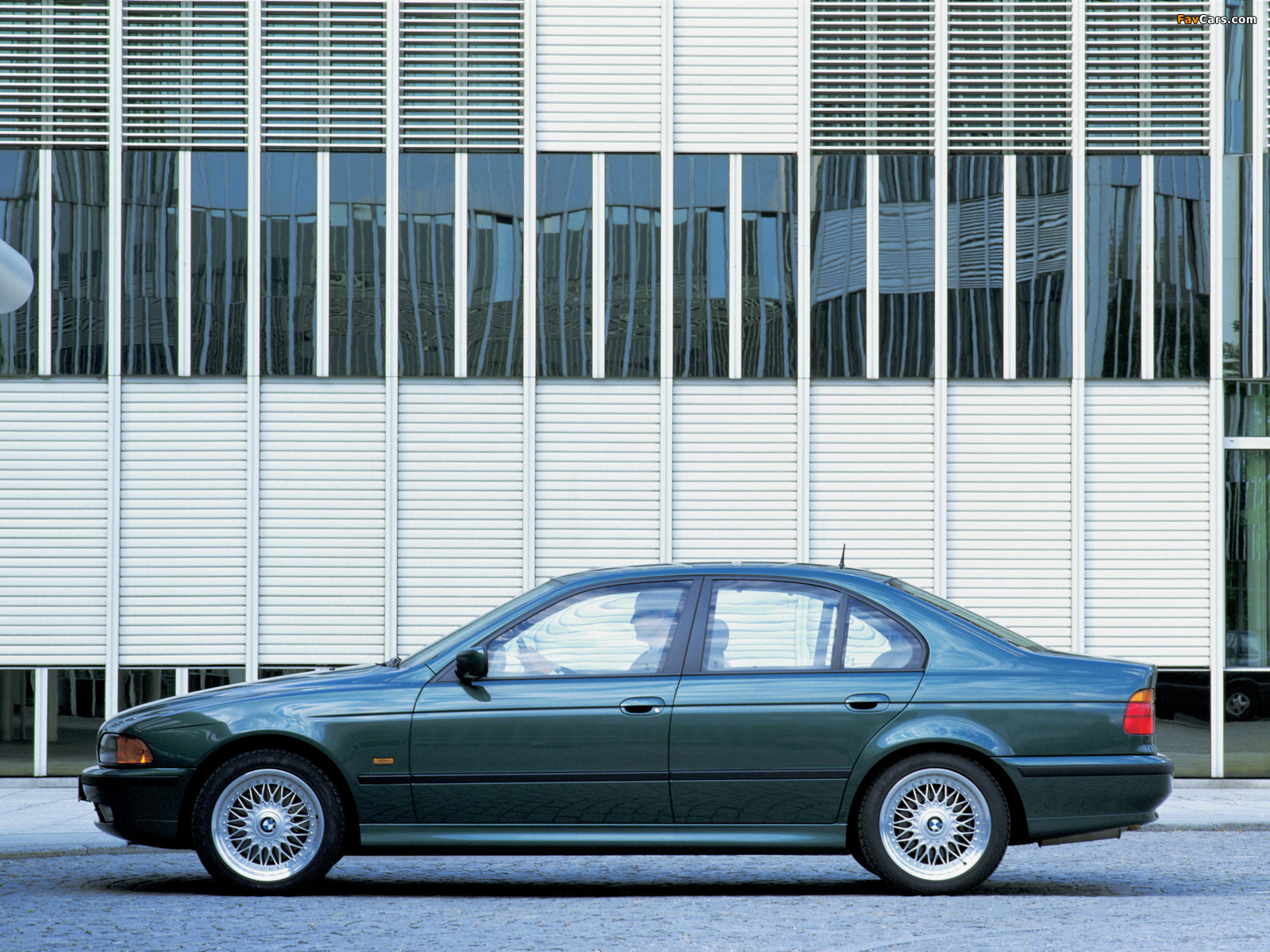 BMW 5 Series Sedan (E39) 1995–2003 wallpapers (1600 x 1200)