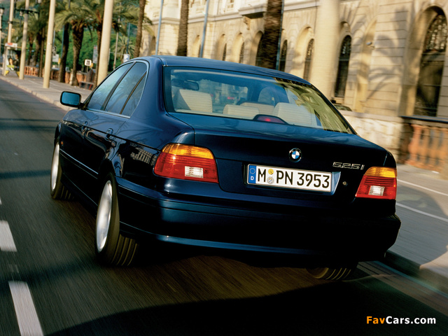 BMW 525i Sedan (E39) 2000–03 photos (640 x 480)