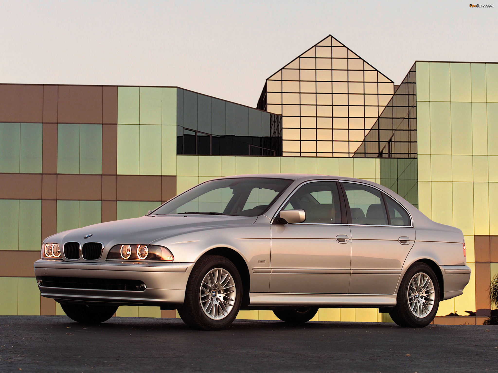 BMW 530i Sedan US-spec (E39) 2000–03 photos (2048 x 1536)