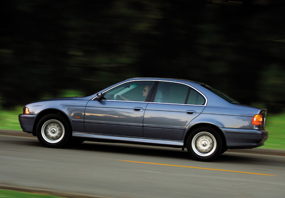 BMW 530i Sedan US-spec (E39) 2000–03 pictures