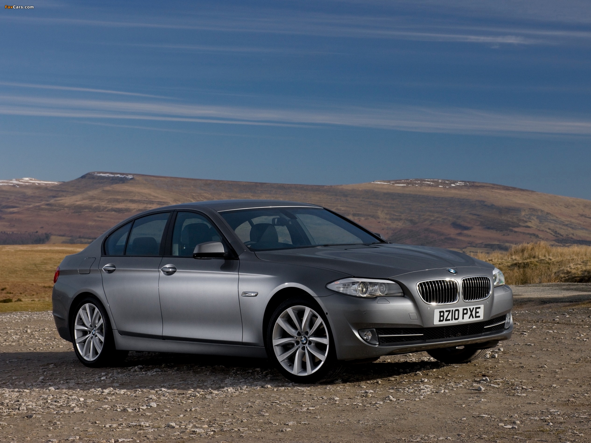 BMW 535i Sedan UK-spec (F10) 2010 wallpapers (2048 x 1536)