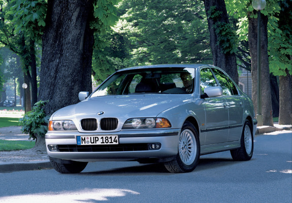 Images of BMW 5 Series Sedan (E39) 1995–2003