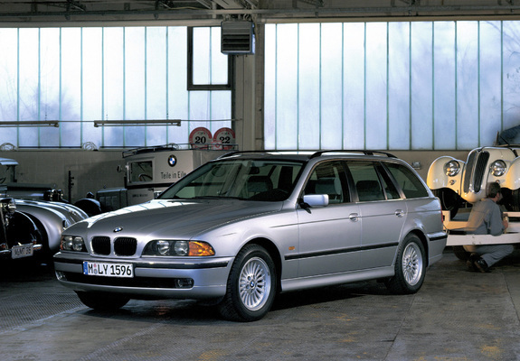 Images of BMW 528i Touring (E39) 1997–2000
