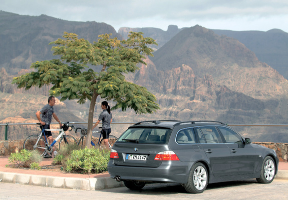 Images of BMW 545i Touring (E61) 2004–05