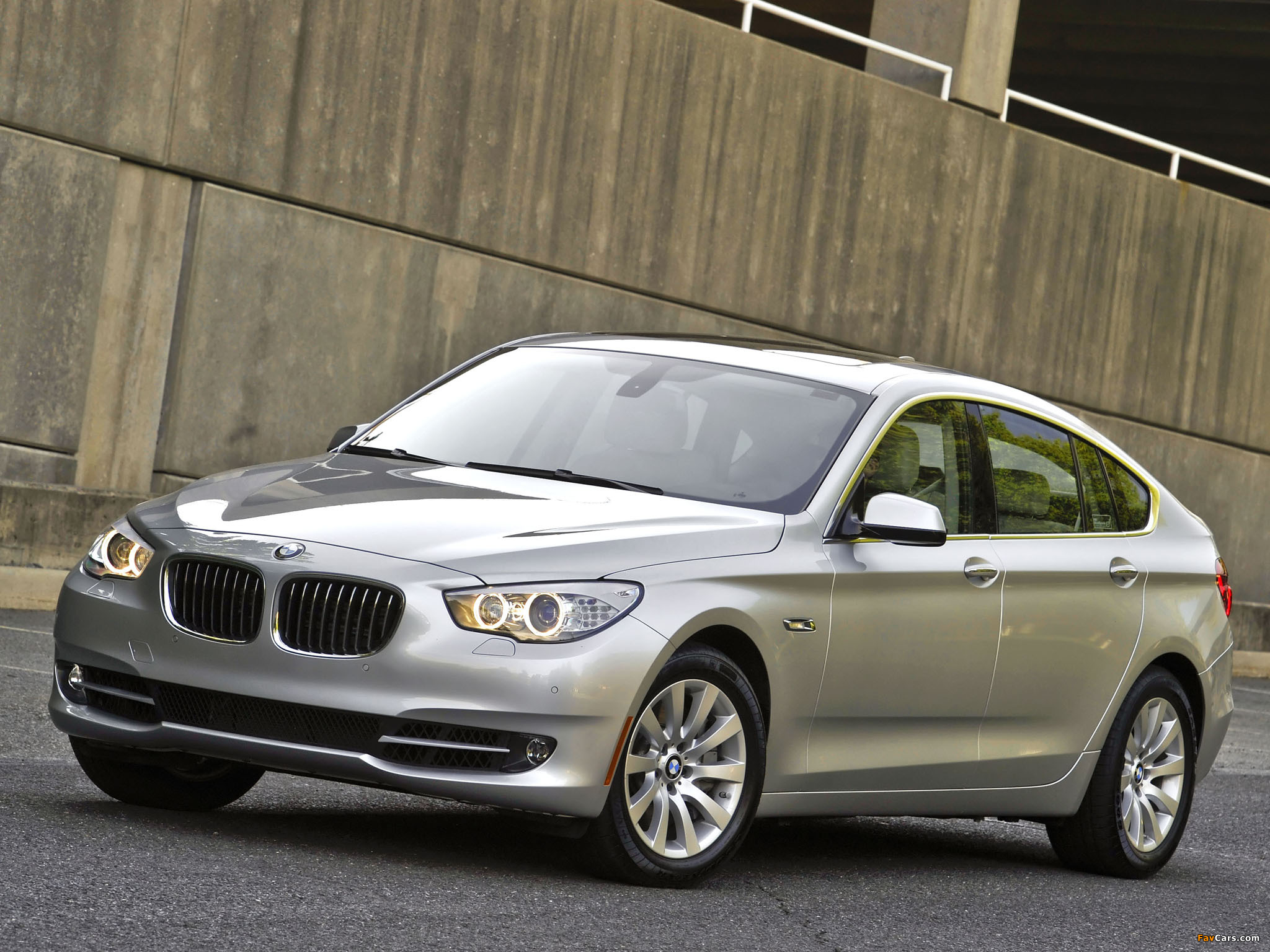Бмв джити. BMW 5 gt. BMW 5 gt 2012. BMW 535i Gran Turismo. BMW 5 gt 2013.