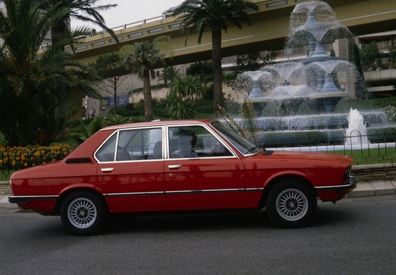 Photos of BMW 520 Sedan (E12) 1976–81