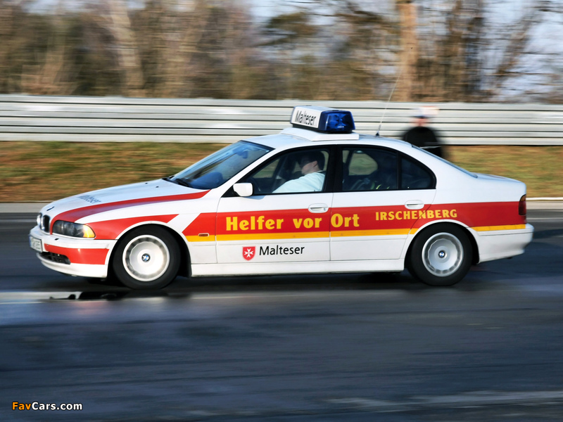 Photos of BMW 540i Emergency (E39) 2000–03 (800 x 600)