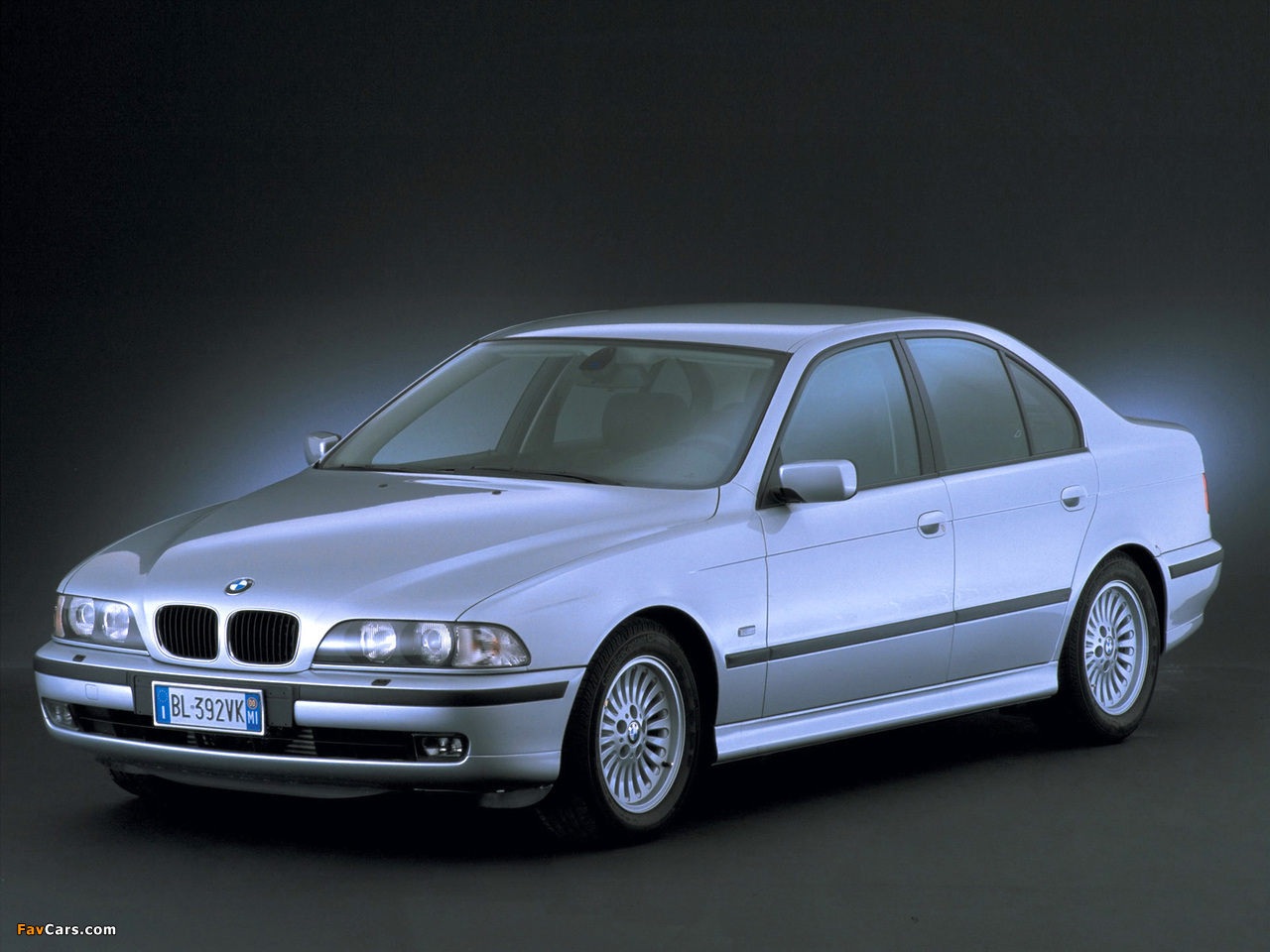 Photos of BMW 520d Sedan (E39) 2000–03 (1280 x 960)