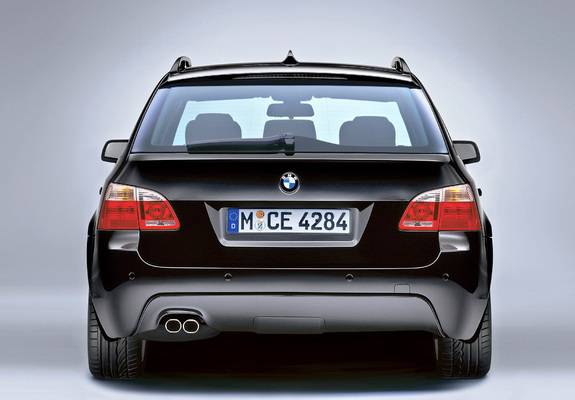 Photos of BMW 5 Series Touring M Sports Package (E61) 2005