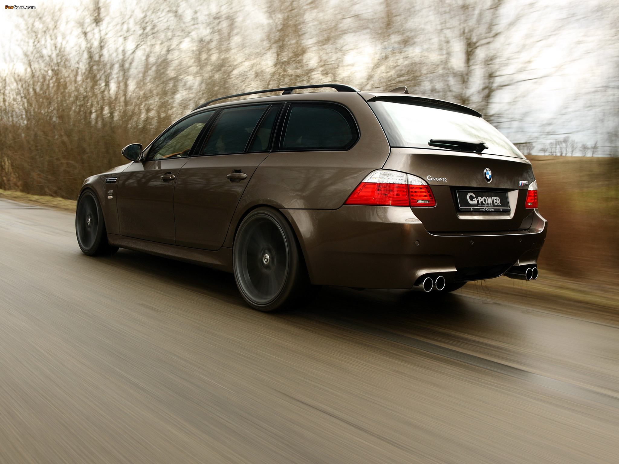 автомобиль BMW M5 E61 Touring бесплатно