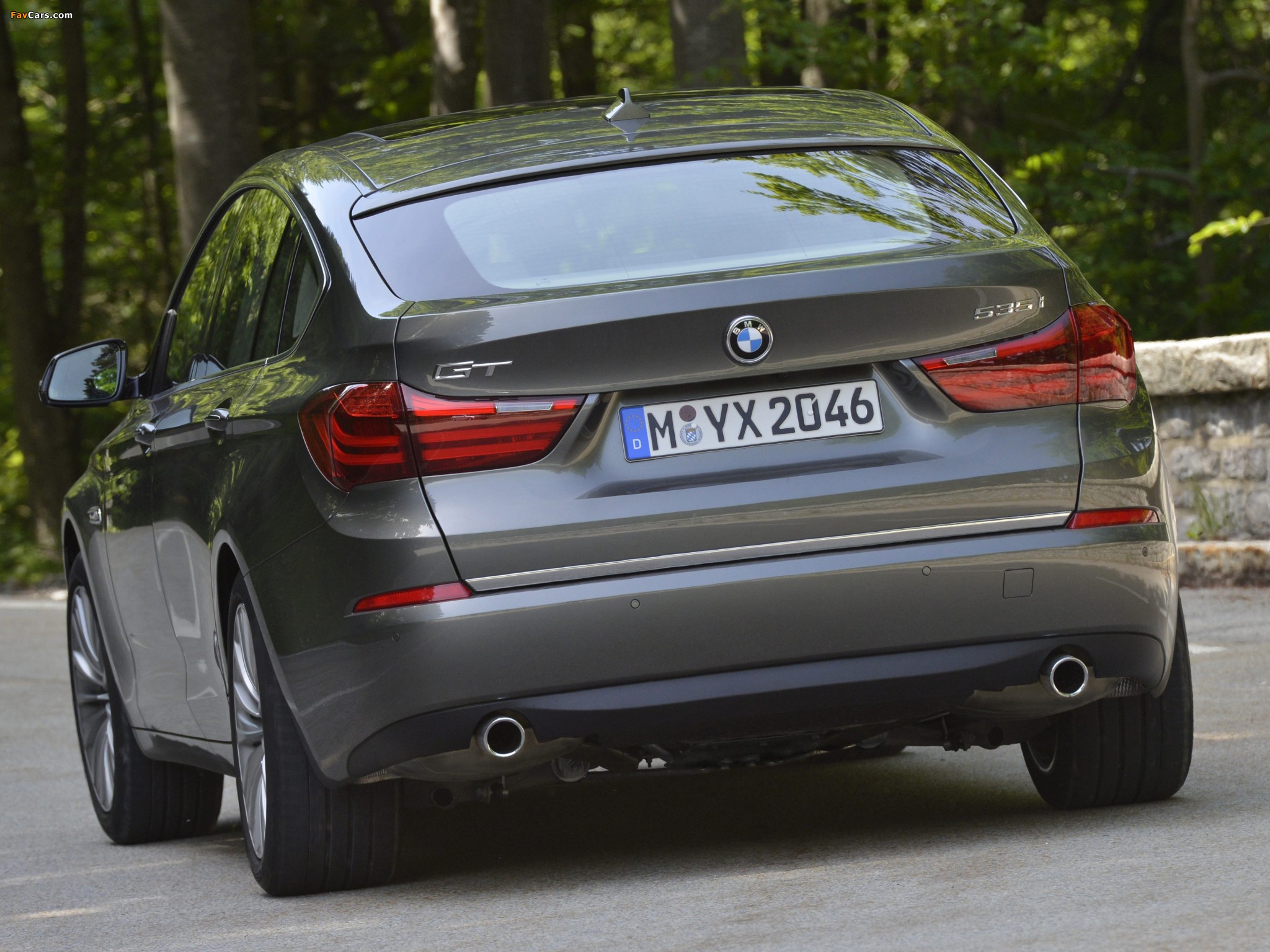 Photos of BMW 535i Gran Turismo Luxury Line (F07) 2013 (2048 x 1536)