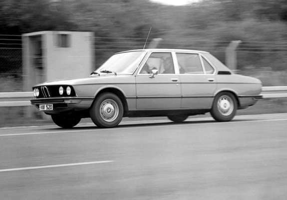 Photos of BMW 520 Sedan (E12) 1972–76