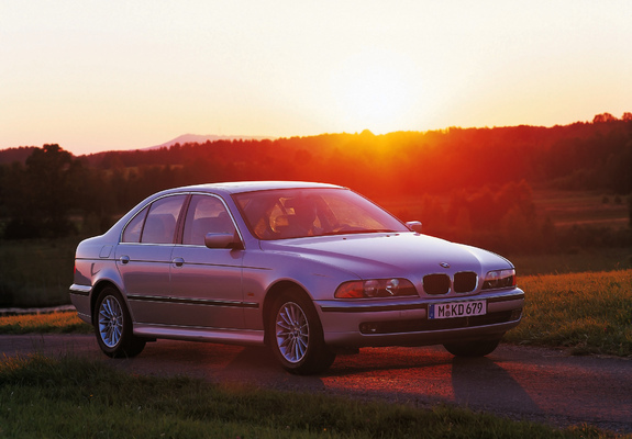 Photos of BMW 5 Series Sedan (E39) 1995–2003