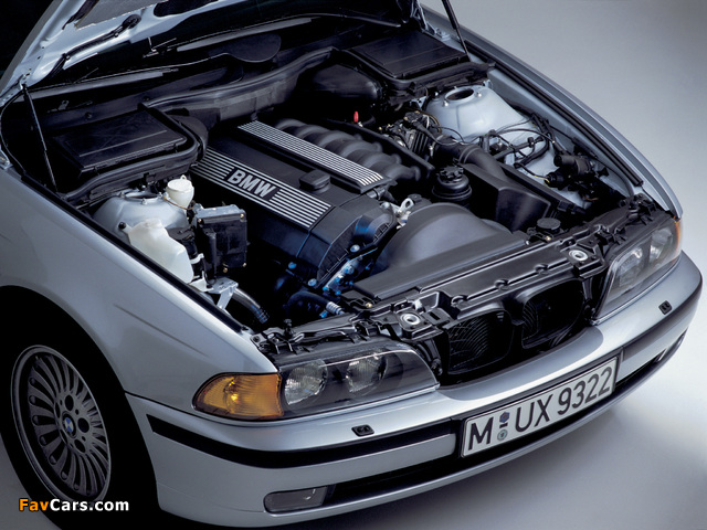 Pictures of BMW 5 Series Sedan (E39) 1995–2003 (640 x 480)