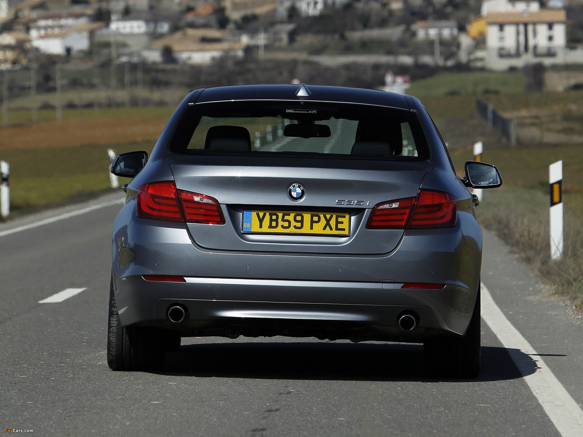 Pictures of BMW 535i Sedan UK-spec (F10) 2010 (2048 x 1536)