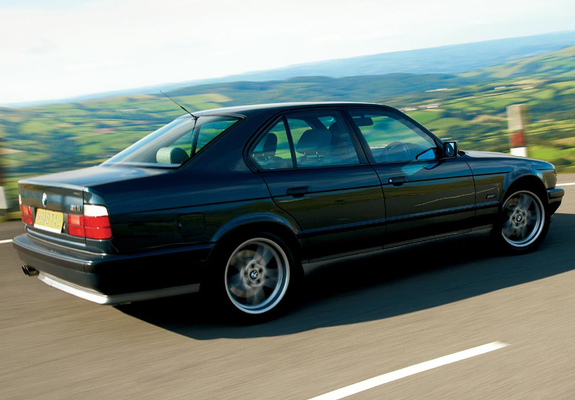 BMW M5 Sedan (E34) 1994–95 wallpapers