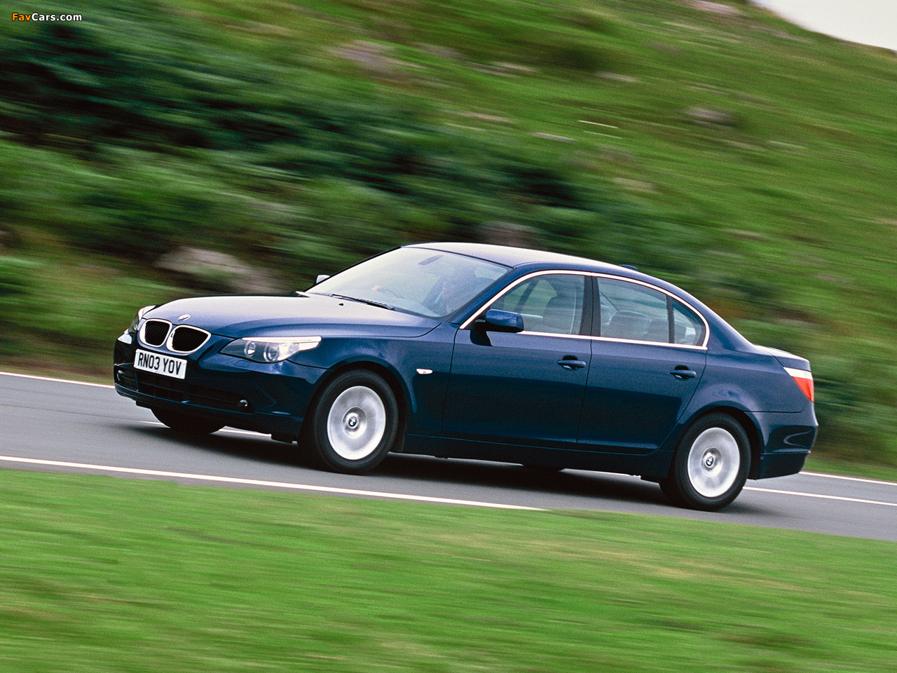 BMW 520i Sedan UK-spec (E60) 2003–05 wallpapers (1280 x 960)