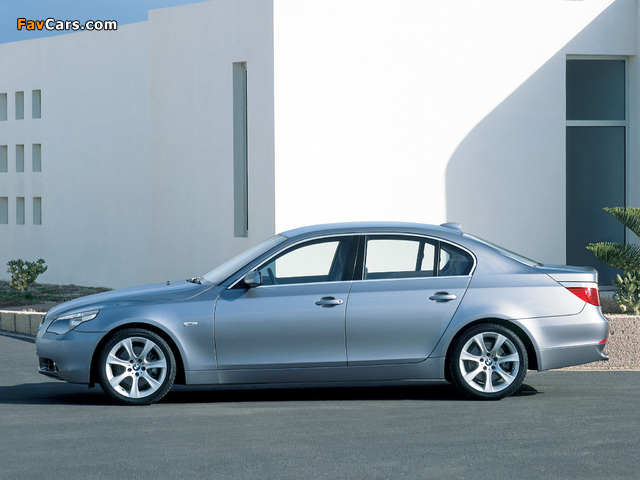 BMW 5 Series Sedan (E60) 2003–07 wallpapers (640 x 480)