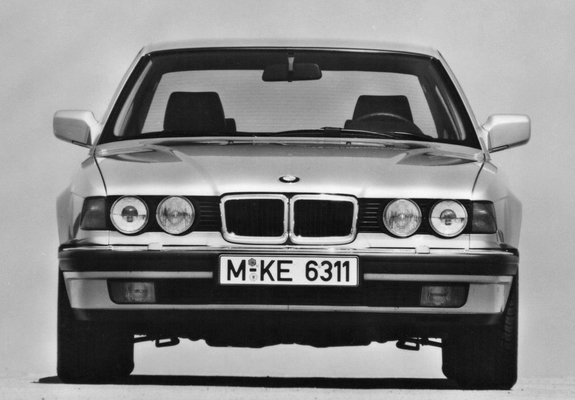 Photos of BMW 750iL (E32) 1987–94