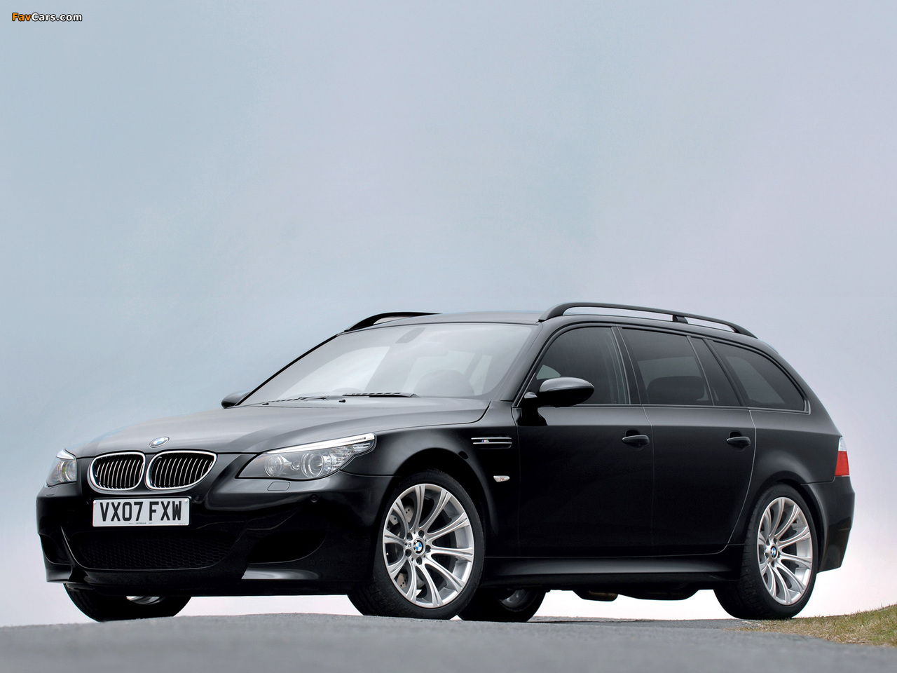 автомобиль BMW M5 E61 Touring без смс