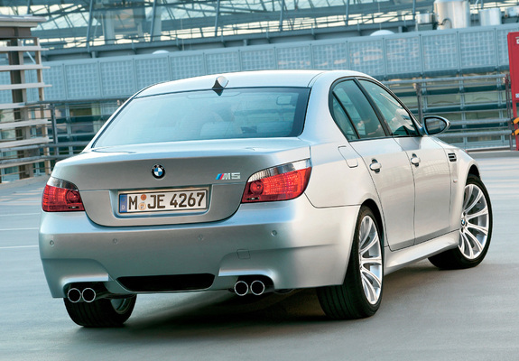 Pictures of BMW M5 (E60) 2004–09